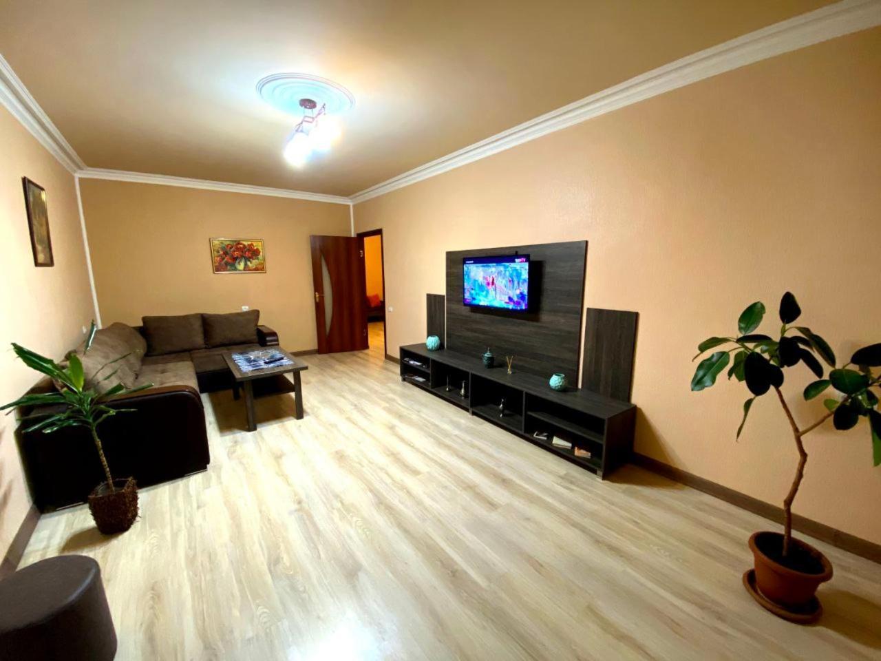 Centralhome Erivan Exterior foto